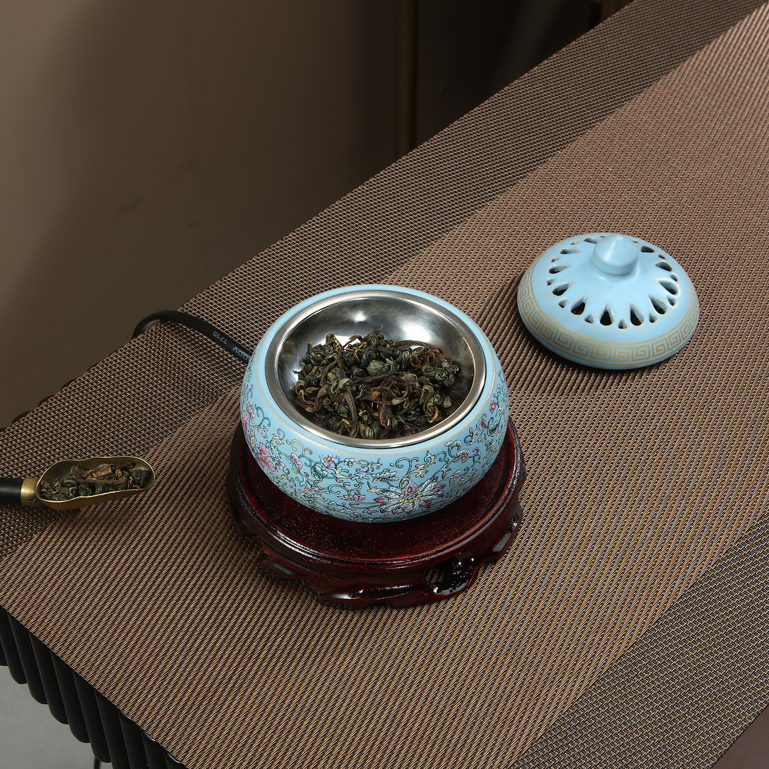Electronic Incense Burner Cera - مراجعة Wax Melt Burner وسعره